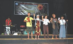 SMAN 6 Purworejo Juarai Festival Sastra Indonesia Se-Jateng