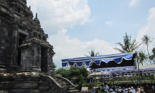 Kali Pertama, Candi Sojiwan Klaten Jadi Tempat Upacara Galungan  