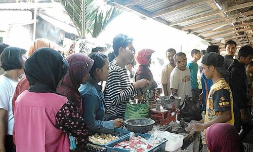 IDUL ADHA 2013 : Jasa Penggilingan Daging di Karanganyar Diserbu Warga