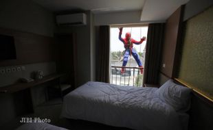 HOTEL BARU : Spiderman Gegerkan Punggawan Solo