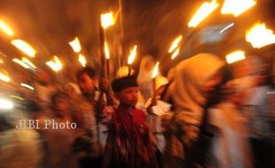 IDUL ADHA 2013 : WARGA TEGAL PAWAI OBOR