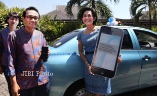 TAKSI BISA DIBAYAR DIGITAL : Blue Bird-XL Axiata Realisasikan Cash-less