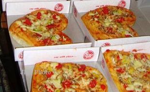 KULINER SOLO : Piza Tampilan Unik, Pembeli Tertarik