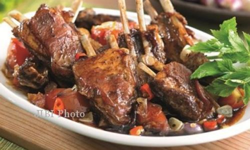 KULINER NUSANTARA : Iga Bakar ala Jangkung Pas Lengkapi Meja Makan Idul Adha