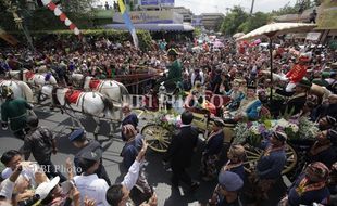 ROYAL WEDDING NGAYOGYAKARTA : Hormati Kirab, Aktivitas Bisnis Malioboro Terhenti