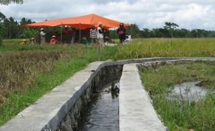 SALURAN IRIGASI KLATEN : Kelompok Tani Keluhkan Alih Fungsi Sungai