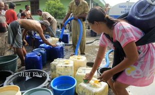 KEKERINGAN WONOGIRI: Pracimantoro Terima 150.000 Liter Air