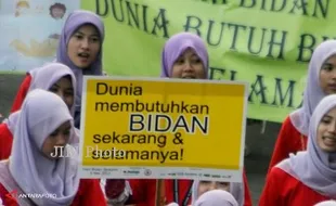 Rekrut Bidan PTT, Pemerintah Janjikan Gaji Rp2,7 Juta