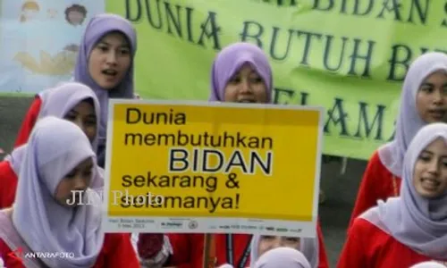 Rekrut Bidan PTT, Pemerintah Janjikan Gaji Rp2,7 Juta