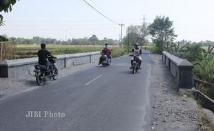  JEMBATAN TARUBASAN KLATEN : Jembatan Mulai Bisa Dilewati