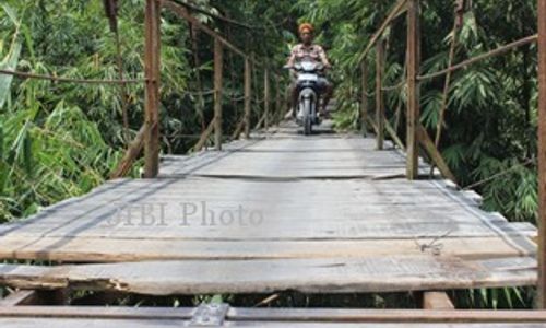 JEMBATAN RUSAK : Camat Kemalang Desak Pemkab Perbaiki Jembatan Gantung