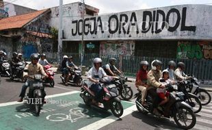 FESTIVAL MENCARI HARIYADI : Mural Dipasang, Langsung Dibersihkan