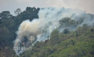 KABUT ASAP : Ribuan Hektare Hutan di Samosir Terbakar