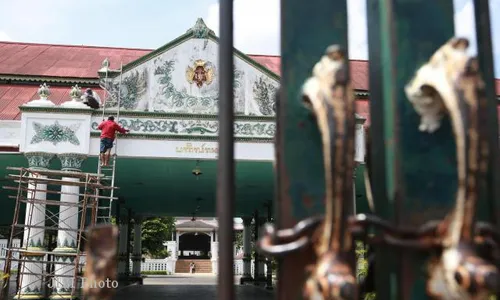 HONOR ABDI DALEM : Kraton Berbeda Pendapat Soal Honor Cucu 