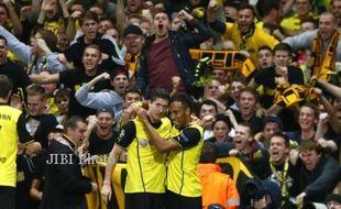 ARSENAL VS BORUSSIA DORTMUND : Lewandowski Beri The Gunners Kekalahan 2-1