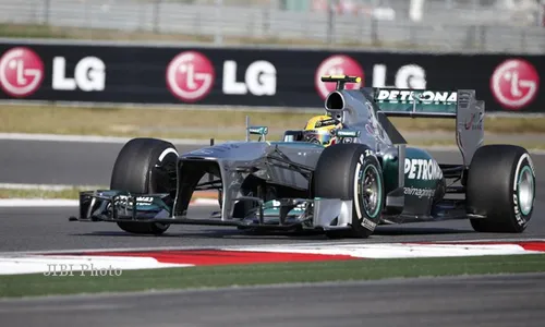 FREE PRACTICE II GP KOREA : Catat Waktu Tercepat, Hamilton Ungguli Vettel