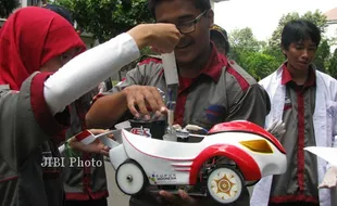 Dua Mobil Mini UGM Raih Prestasi Tingkat Internasional 