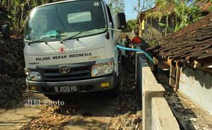 KEKERINGAN GUNUNGKIDUL : Dropping Belum Merata, Warga Pucung Masih Beli Air Bersih