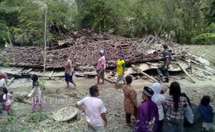 Tak Kuat Berdiri, Rumah Tuna Netra di Sragen Ambruk Sendiri