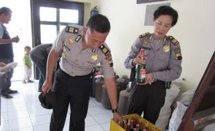 RAZIA PEKAT : Polres Klaten Sita Ratusan Liter Miras