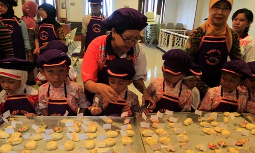 BELAJAR MEMBUAT ROTI