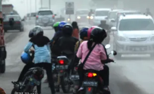 MUSIM HUJAN : Banyak Pengemudi Sepeda Motor Mendadak Ambruk di Jalan Ini, Apa Penyebabnya?