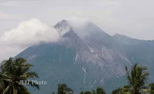 TAHUN BARU 2014 : Pendaki Merapi Dilarang Ngecamp