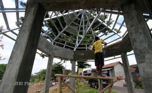 PEMBUATAN GAZEBO