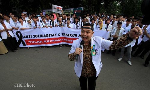 KASUS DOKTER AYU : Divonis Bebas, dr. Ayu dkk Praktik Masing-Masing Daerah