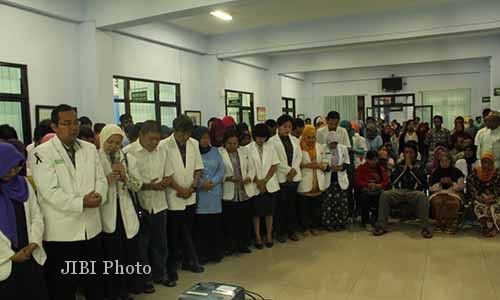 PENANGKAPAN DOKTER MANADO : Aksi Solidaritas di RSUD Wonosari Libatkan Pasien