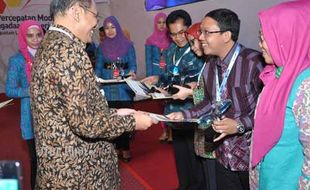 LPSE UGM Raih e-Procurement Award 2013