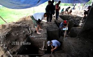 ARKEOLOG TEMUKAN CANDI DI BEDINGIN