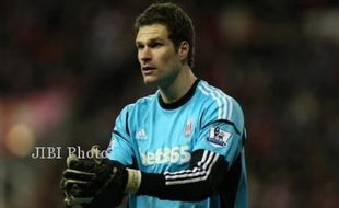 LIGA PREMIER : Asmir Begovic Nyaris Berkostum City