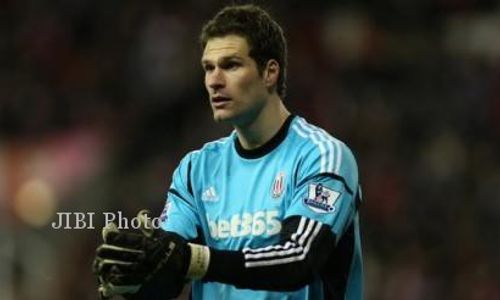 LIGA PREMIER : Asmir Begovic Nyaris Berkostum City