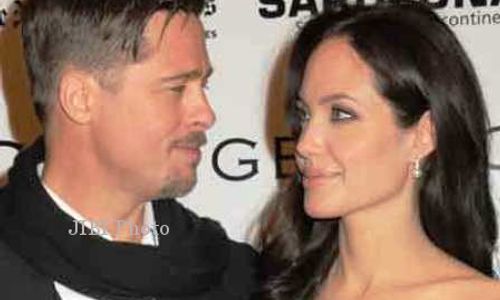 Wah, Angelina Jolie Kado Brad Pitt Pulau Berbentuk Jantung