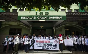 KASUS DOKTER AYU : LSM: Mogok Dokter Merugikan Masyarakat dan Bentuk Arogansi Profesi