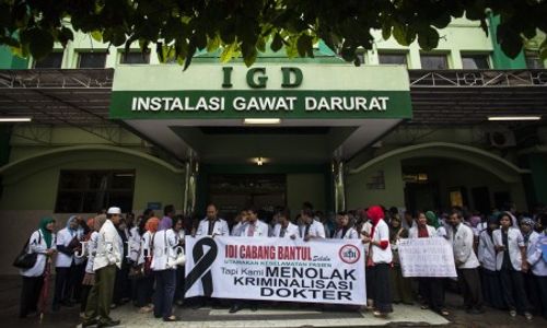 KASUS DOKTER AYU : LSM: Mogok Dokter Merugikan Masyarakat dan Bentuk Arogansi Profesi