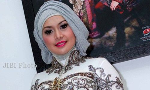 KASUS SELEBRITIS : Penuhi Panggilan, Eddies Adelia Datangi Polda Metro Jaya