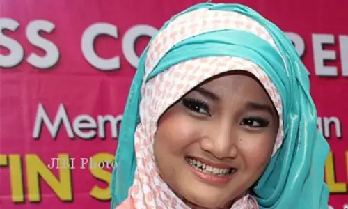 Xorozlar tepasida cums