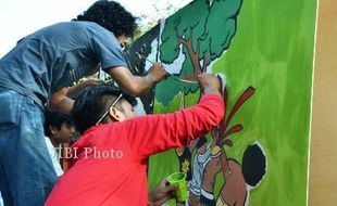 PILKADA 2018 : KPU Kudus Sosialisasikan Pilbup Lewat Lomba Mural