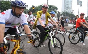 JOKO WIDODO FUNBIKE BERSAMA WARGA