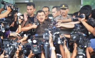 KASUS BANK CENTURY : Jusuf Kalla Tak Tahu Maksud KPK