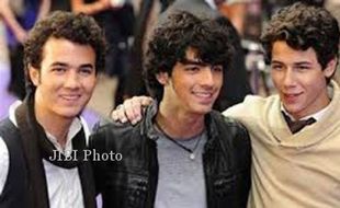 3 Lelaki Camp Rock Sepakat Bubar