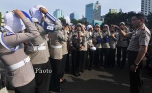 POLWAN BERJILBAB : KAPOLDA BERI ARAHAN SOAL JILBAB