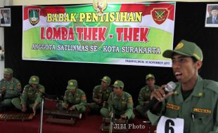 LOMBA THEK-THEK