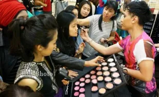 MAKE UP BERBAHAN ALAMI DIGEMARI