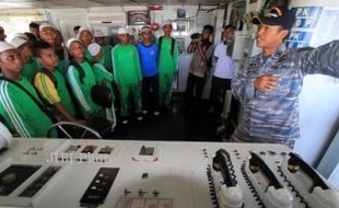 OPENSHIP TELUK MANDAR DI MALUKU