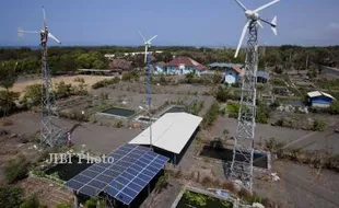 ENERGI ALTERNATIF : Akhirnya Nelayan Gesing Bisa Menikmati Listrik