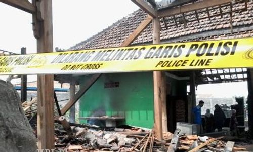 PADEPOKAN BUMI ARUM DIBAKAR : Polisi Perketat Bedowo Sragen