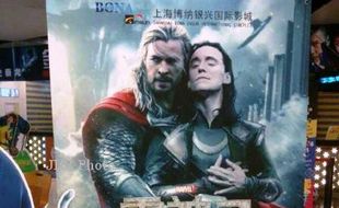 FILM BARU : Bioskop China Tampikan Poster Mesra Thor & Loki